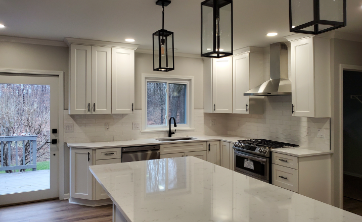 customers doing a flooring quiz to find the right floor for their home